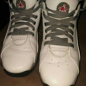 Like new!! Jordan Ol'School Low size 6Y
